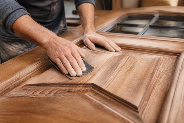 Puertas de entrada de madera en Narón hechas a la medida de tu hueco - Imagen 1